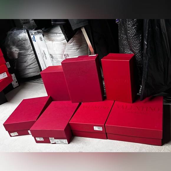 Excellentt quality. 7 boxes
Different sizes. Per piece 23 Bondle 120 - Picture 2 of 4